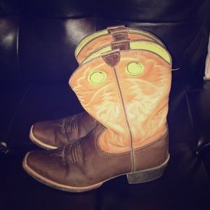 Ariat Boots size 5 in kids fits like women’s 7 🙂
